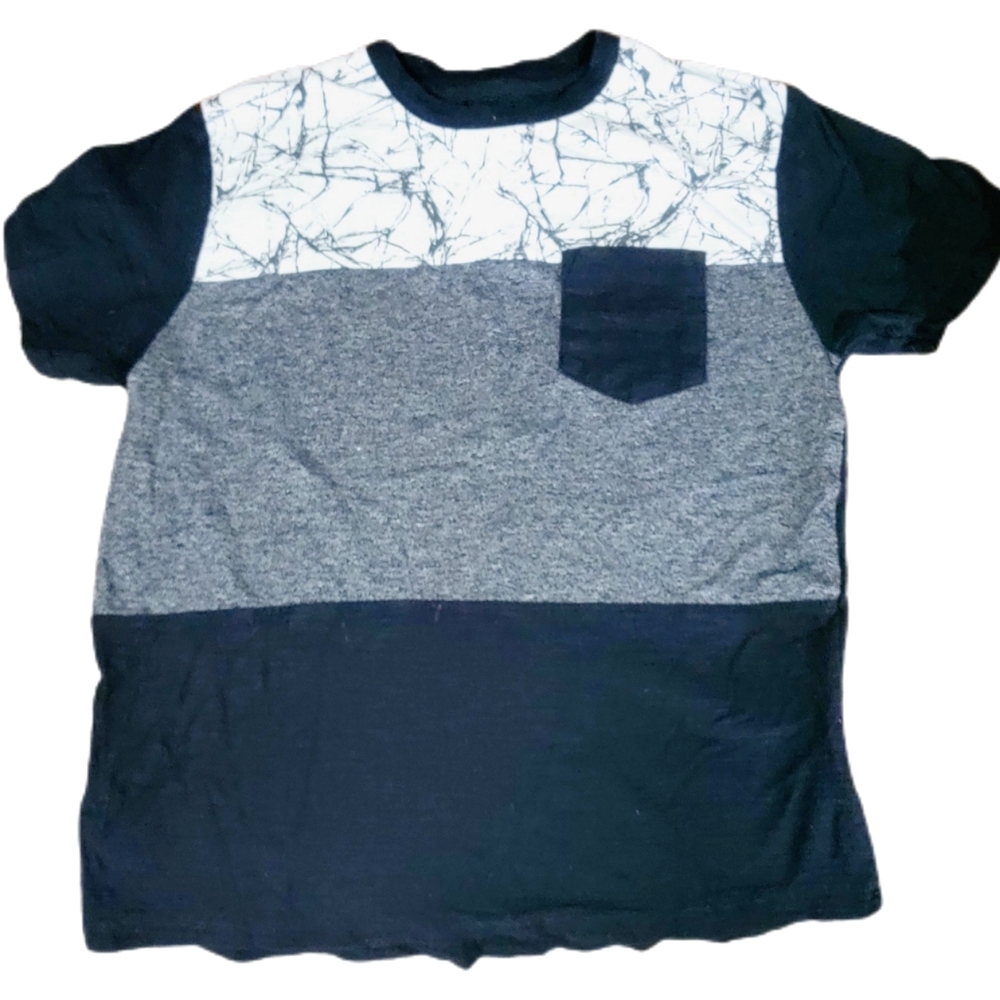 019 Zero Nineteen Black Gray White Boys Pocket Tee Medium NWOT
